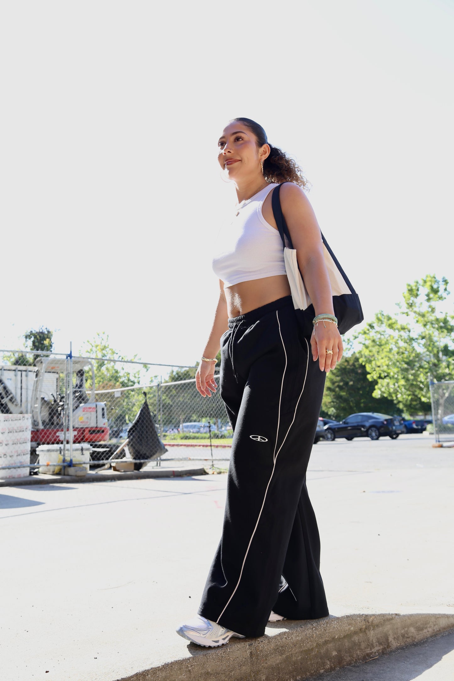 V2 UNIFORM SWEATPANTS